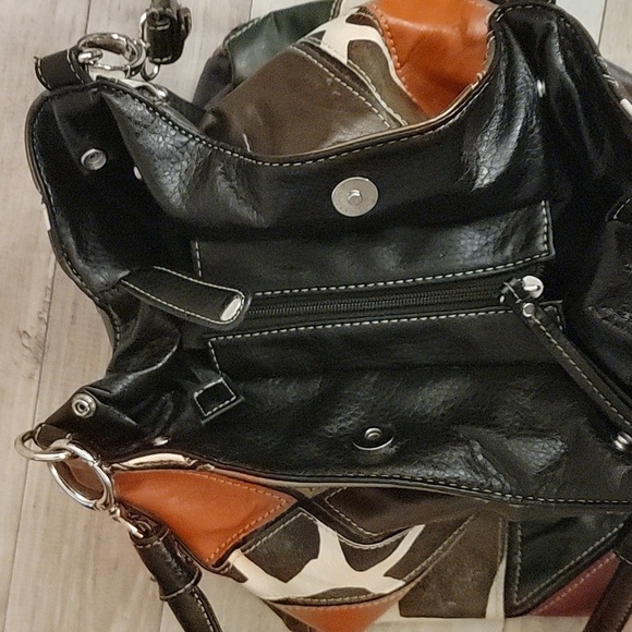 Bueno Patchwork Shoulder Bag - Picture 7 of 11